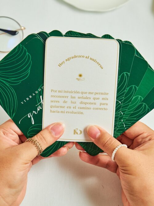 Cartas Vibrando en Gratitud