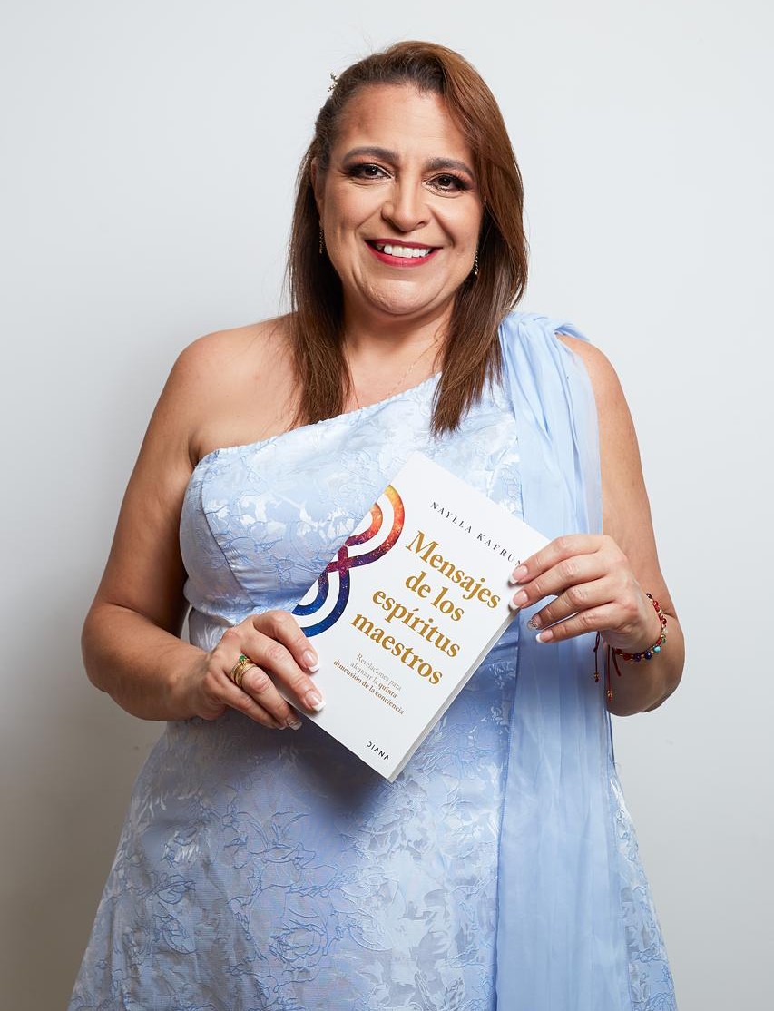 Libro físico: Mensajes de los Espíritus Maestros de Naylla Kafruny